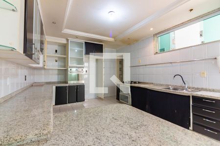 Casa para alugar com 250m², 4 quartos e 2 vagasCozinha