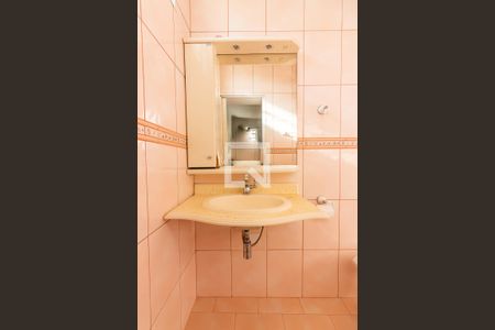 Casa para alugar com 250m², 4 quartos e 2 vagasBanheiro 1