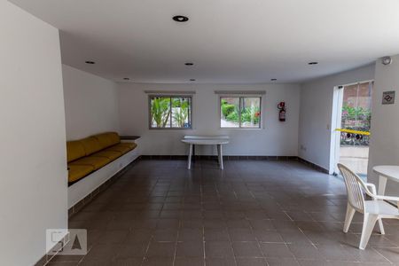 Apartamento para alugar com 70m², 3 quartos e 1 vagaÁrea comum - Salão de festas
