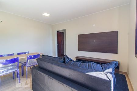 Sala/Cozinha de apartamento para alugar com 1 quarto, 32m² em Hauer, Curitiba