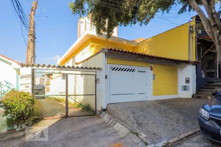 Casa para alugar com 230m², 3 quartos e 2 vagasFachada