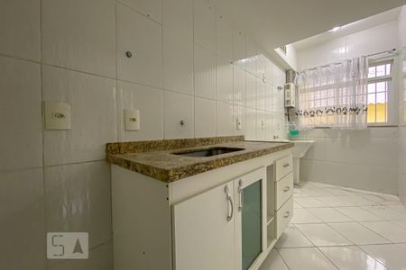 Casa à venda com 70m², 2 quartos e 1 vaga Casa à venda com 70m², 2 quartos e 1 vagaCozinha e Área de Serviço