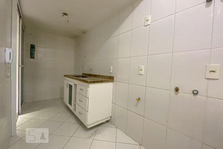 Casa à venda com 70m², 2 quartos e 1 vaga Casa à venda com 70m², 2 quartos e 1 vagaCozinha e Área de Serviço