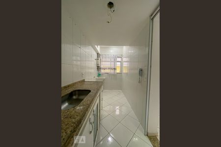 Casa à venda com 70m², 2 quartos e 1 vaga Casa à venda com 70m², 2 quartos e 1 vagaCozinha e Área de Serviço