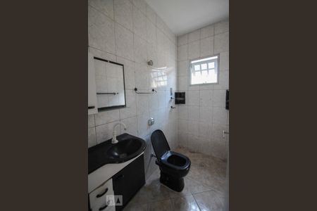 Casa para alugar com 75m², 2 quartos e 1 vagaBanheiro