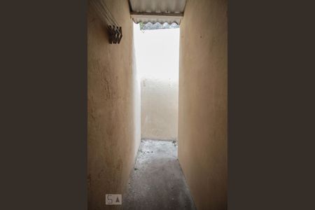 Casa para alugar com 75m², 2 quartos e 1 vagaCorredor lateral