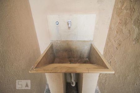 Casa para alugar com 75m², 2 quartos e 1 vagaarea de serviço