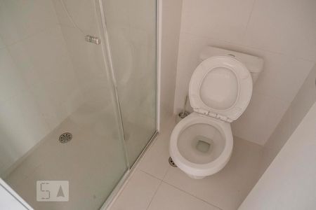 Banheiro de kitnet/studio à venda com 1 quarto, 24m² em Vila Madalena, São Paulo