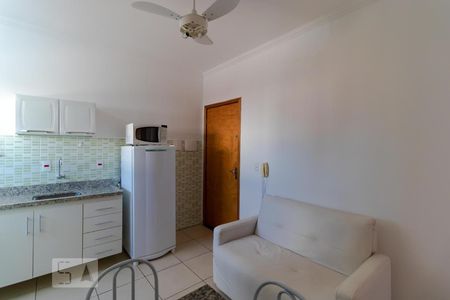 Sala e Cozinha de apartamento à venda com 1 quarto, 30m² em Parque Rural Fazenda Santa Cândida, Campinas
