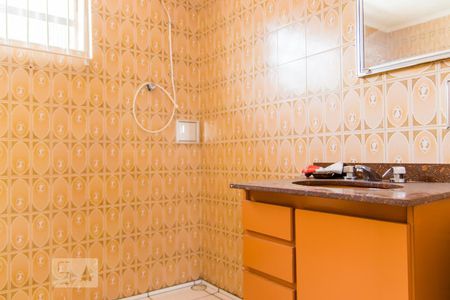 Banheiro da Suíte de casa à venda com 3 quartos, 216m² em Vila Apiai, Santo André