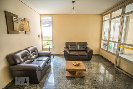 Apartamento para alugar com 42m², 2 quartos e 1 vaga Apartamento para alugar com 42m², 2 quartos e 1 vagaHall social