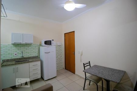 Sala e Cozinha de apartamento à venda com 1 quarto, 40m² em Parque Rural Fazenda Santa Cândida, Campinas