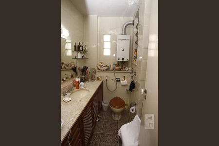 Casa à venda com 400m², 8 quartos e 1 vagaBanheiro 2