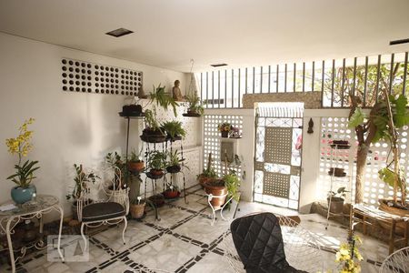 Casa à venda com 400m², 8 quartos e 1 vagaEntrada