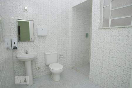 Casa à venda com 250m², 5 quartos e 1 vagaBanheiro 1