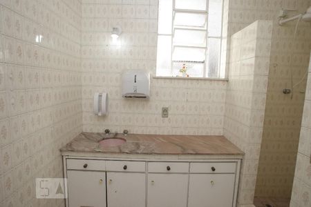 Casa à venda com 250m², 5 quartos e 1 vagaBanheiro 2