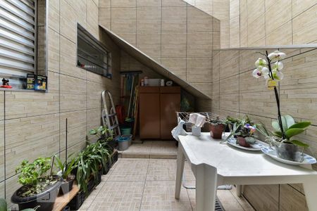 Casa à venda com 156m², 5 quartos e 2 vagas Casa à venda com 156m², 5 quartos e 2 vagasQuintal - Casa 2