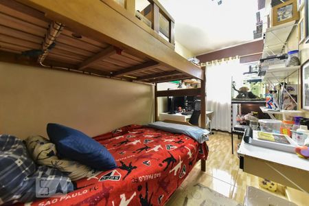 Casa à venda com 156m², 5 quartos e 2 vagas Casa à venda com 156m², 5 quartos e 2 vagasSuíte