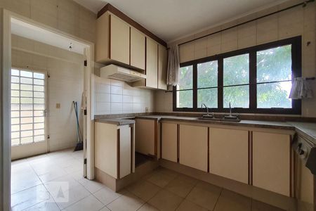 Casa à venda com 350m², 4 quartos e 3 vagasCozinha