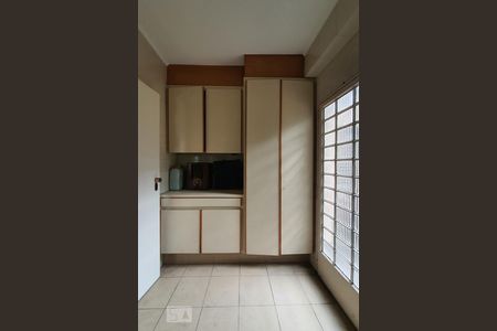 Casa à venda com 350m², 4 quartos e 3 vagasLavanderia