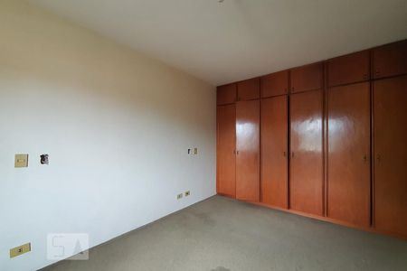Suíte de casa à venda com 4 quartos, 350m² em Jardim da Glória, São Paulo