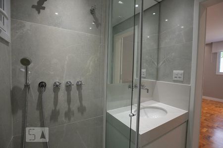 Apartamento à venda com 95m², 2 quartos e sem vagaBanheiro da Suíte