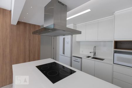 Cozinha de apartamento à venda com 2 quartos, 95m² em Itaim Bibi, São Paulo