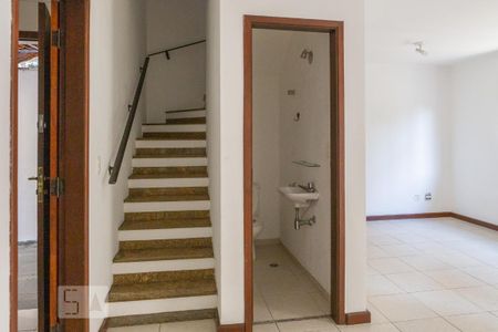 Sala de casa de condomínio para alugar com 3 quartos, 120m² em Vila Anglo Brasileira, São Paulo