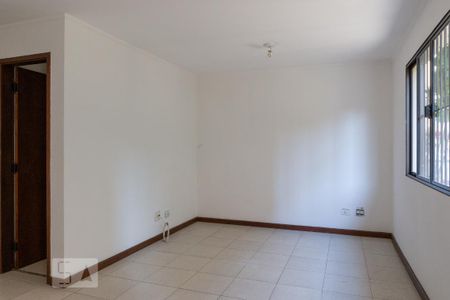 Sala de casa de condomínio para alugar com 3 quartos, 120m² em Vila Anglo Brasileira, São Paulo