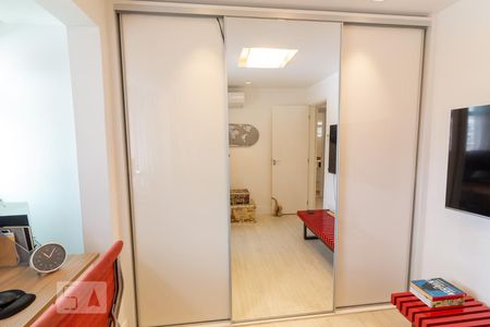 Apartamento à venda com 150m², 3 quartos e 2 vagasQuarto 1 - Armários