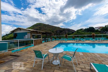 Apartamento para alugar com 50m², 2 quartos e 1 vaga Apartamento para alugar com 50m², 2 quartos e 1 vagaÁrea comum - Piscina