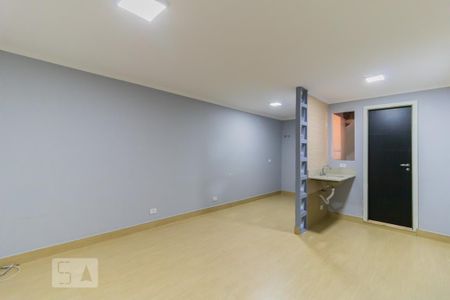 Sala/Quarto de apartamento para alugar com 2 quartos, 28m² em Vila Nhocuné, São Paulo