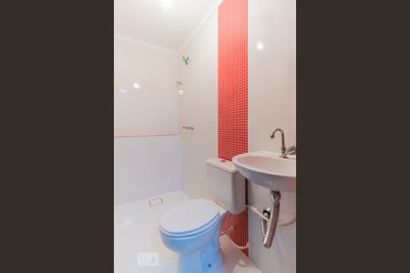 Banheiro de apartamento para alugar com 2 quartos, 28m² em Vila Nhocuné, São Paulo