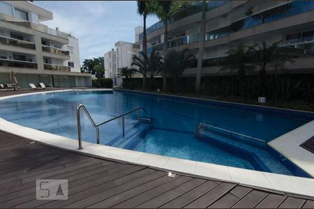 Apartamento para alugar com 220m², 3 quartos e 2 vagasPiscina