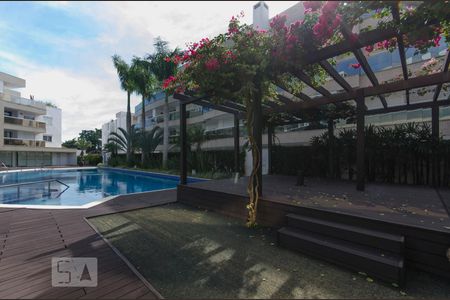 Apartamento para alugar com 220m², 3 quartos e 2 vagasPiscina