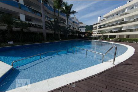 Apartamento para alugar com 220m², 3 quartos e 2 vagasPiscina