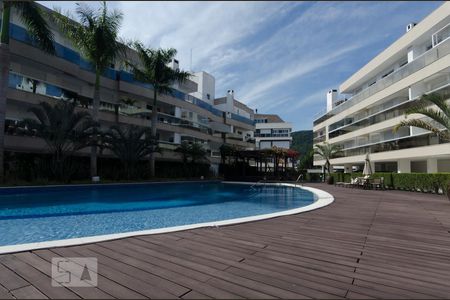 Apartamento para alugar com 220m², 3 quartos e 2 vagasPiscina