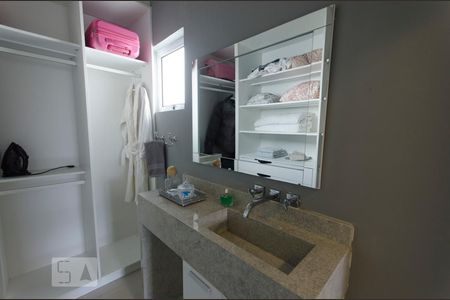 Apartamento para alugar com 220m², 3 quartos e 2 vagasBanheiro da Suíte