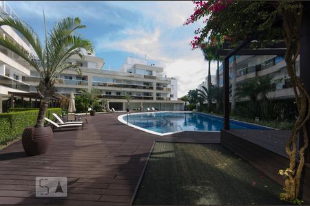 Apartamento para alugar com 220m², 3 quartos e 2 vagasPiscina