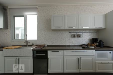 Apartamento para alugar com 220m², 3 quartos e 2 vagasCozinha