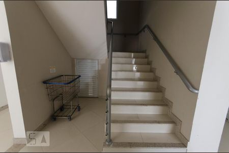 Apartamento para alugar com 220m², 3 quartos e 2 vagasEscada