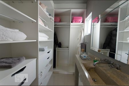 Apartamento para alugar com 220m², 3 quartos e 2 vagasBanheiro da Suíte
