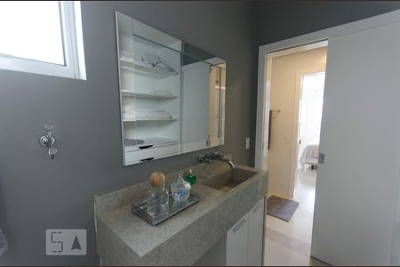 Apartamento para alugar com 220m², 3 quartos e 2 vagasBanheiro da Suíte