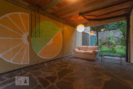 Casa de condomínio à venda com 400m², 4 quartos e 2 vagas Casa de condomínio à venda com 400m², 4 quartos e 2 vagasSala 2