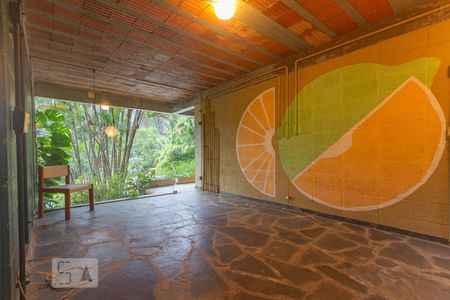 Casa de condomínio à venda com 400m², 4 quartos e 2 vagas Casa de condomínio à venda com 400m², 4 quartos e 2 vagasSala 2