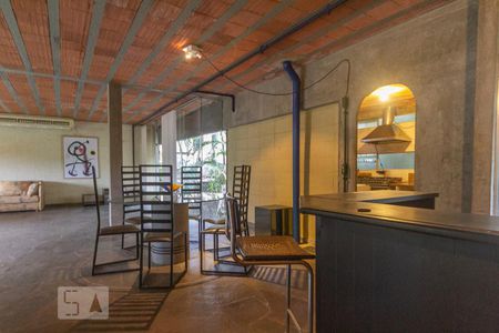 Casa de condomínio à venda com 400m², 4 quartos e 2 vagas Casa de condomínio à venda com 400m², 4 quartos e 2 vagasSala