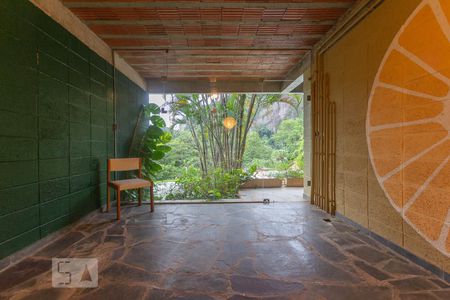 Casa de condomínio à venda com 400m², 4 quartos e 2 vagas Casa de condomínio à venda com 400m², 4 quartos e 2 vagasSala 2