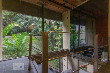 Casa de condomínio à venda com 400m², 4 quartos e 2 vagas Casa de condomínio à venda com 400m², 4 quartos e 2 vagasEscada