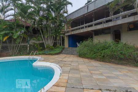Casa de condomínio à venda com 400m², 4 quartos e 2 vagas Casa de condomínio à venda com 400m², 4 quartos e 2 vagasPiscina