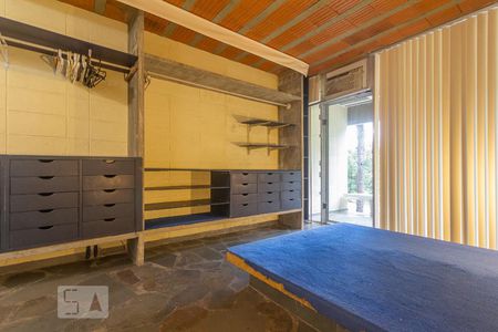 Casa de condomínio à venda com 400m², 4 quartos e 2 vagas Casa de condomínio à venda com 400m², 4 quartos e 2 vagasSuíte 3